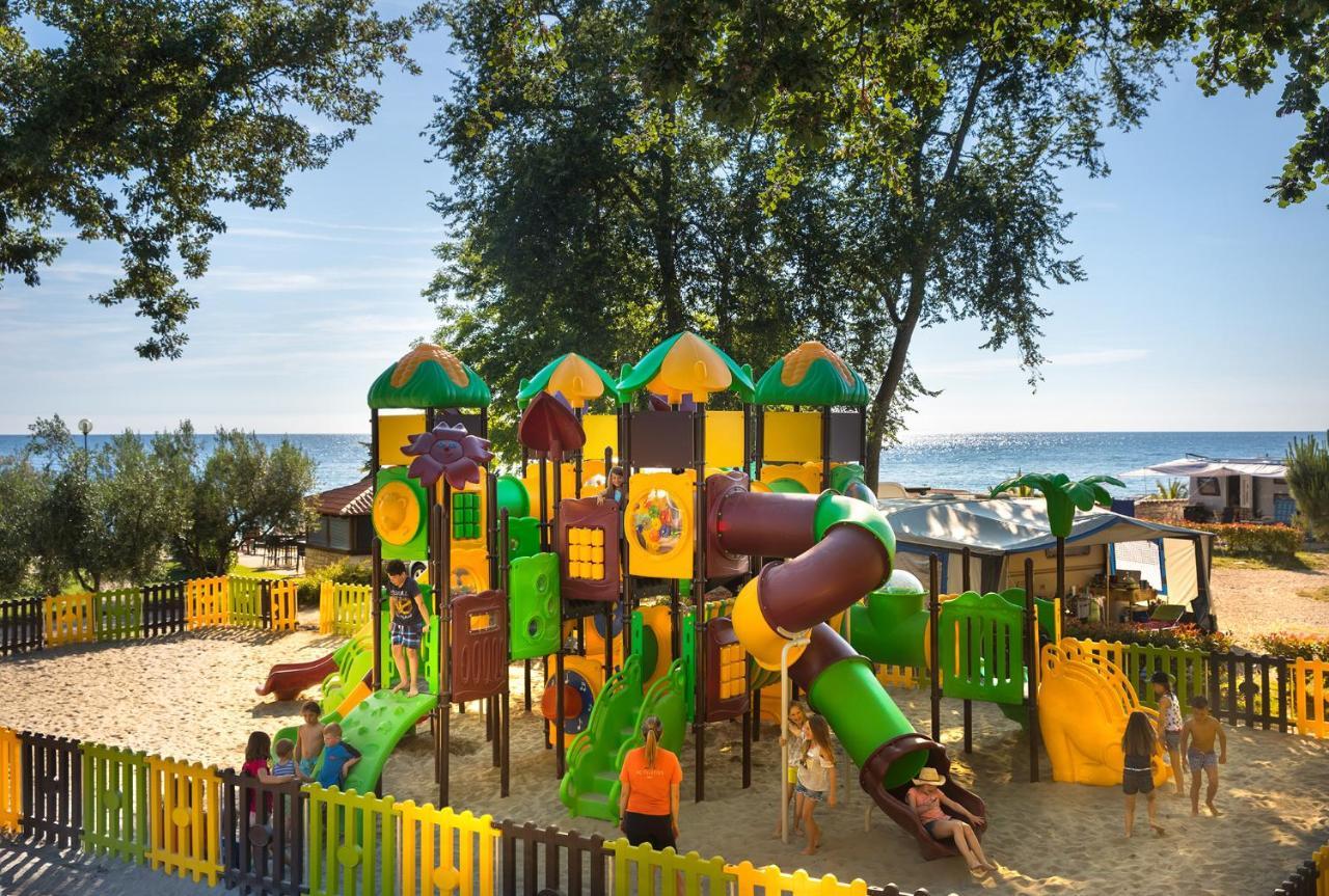 Aminess Maravea Camping Resort Holiday Homes Новиград Экстерьер фото